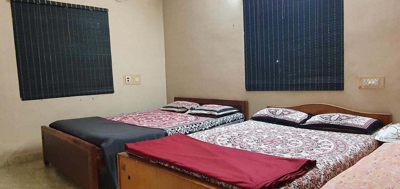 Appartement Oonjal Veedu à Kuttālam Extérieur photo