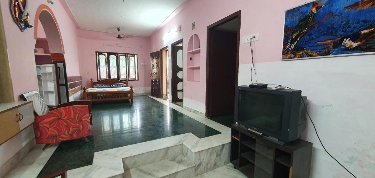 Appartement Oonjal Veedu à Kuttālam Extérieur photo